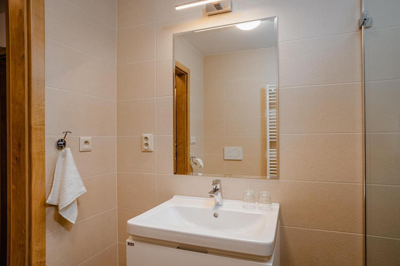 Garni Hotel Dock Bratislava Bagian luar foto